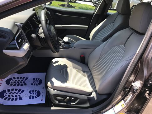 Used 2024 Toyota Camry SE AWD/4WD image 21