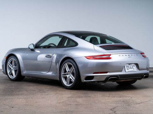 Used 2018 Porsche 911 Carrera RWD image 5