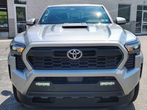 Certified 2024 Toyota Tacoma TRD Sport w/ TRD Sport Upgrade Package AWD/4WD image 4