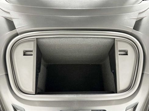 Used 2025 Porsche Taycan image 30