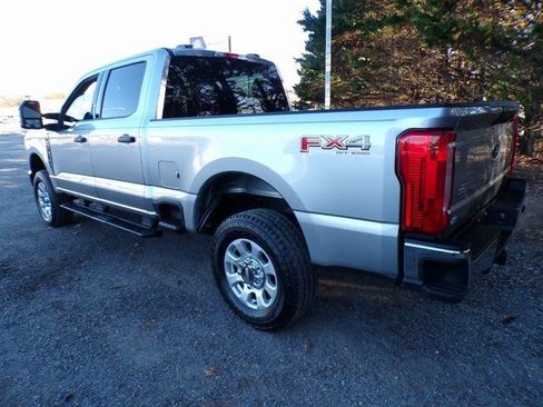 Used 2024 Ford F250 XLT w/ FX4 Off-Road Package image 3