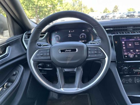 Used 2025 Jeep Grand Cherokee L Laredo w/ Luxury Tech Group I image 11