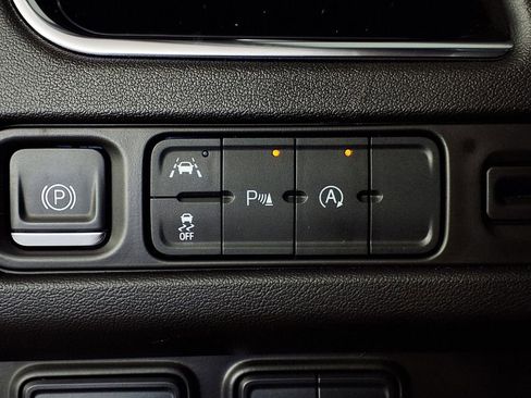 Used 2024 Chevrolet Tahoe Premier RWD image 18