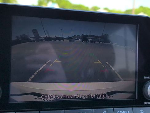 Used 2024 Nissan Rogue SV image 19