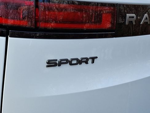 Used 2023 Land Rover Range Rover Sport SE image 30