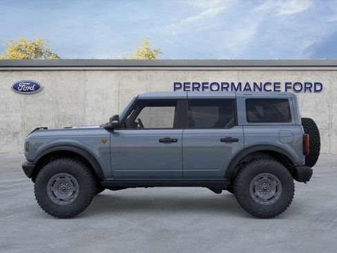 New 2025 Ford Bronco Badlands image 3