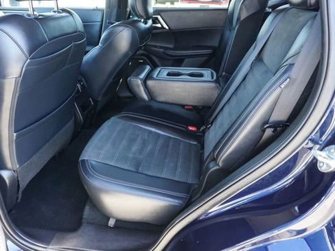 Used 2025 Mitsubishi Outlander SE AWD/4WD image 17