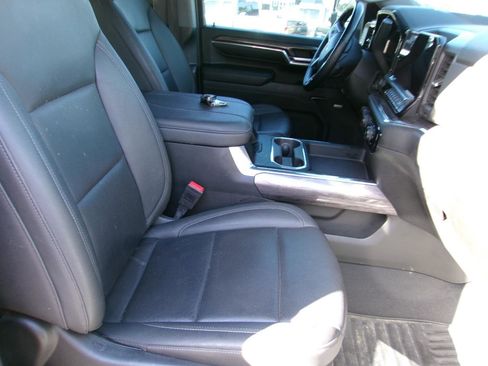 Used 2024 Chevrolet Silverado 2500 LTZ w/ LTZ Premium Package image 18