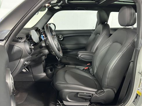 Used 2022 MINI Cooper 2-Door Hardtop FWD image 11