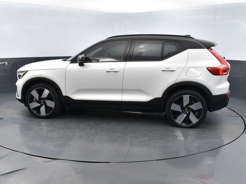 Used 2024 Volvo XC40 Recharge Plus w/ Protection Package Premier image 2