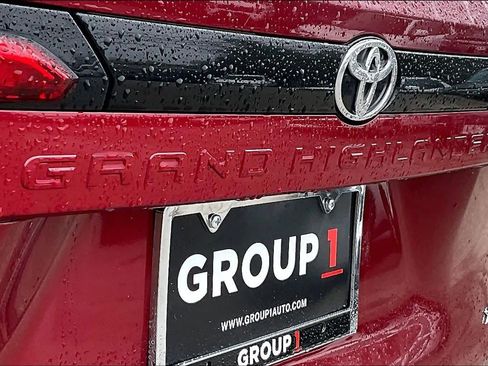 Used 2024 Toyota Grand Highlander XLE image 30