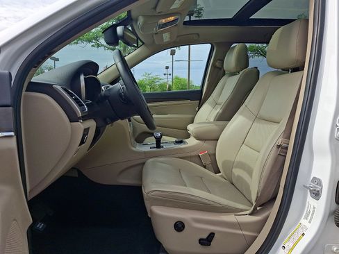 Used 2015 Jeep Grand Cherokee Limited w/ Luxury Group II AWD/4WD image 13