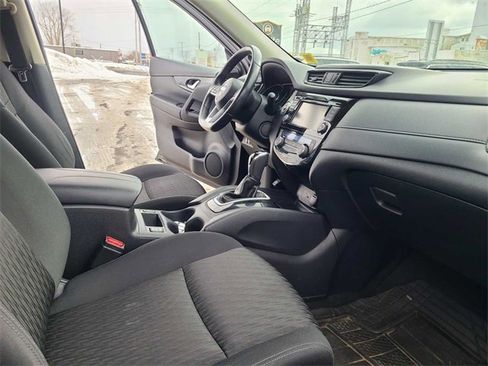 Used 2018 Nissan Rogue SV image 14
