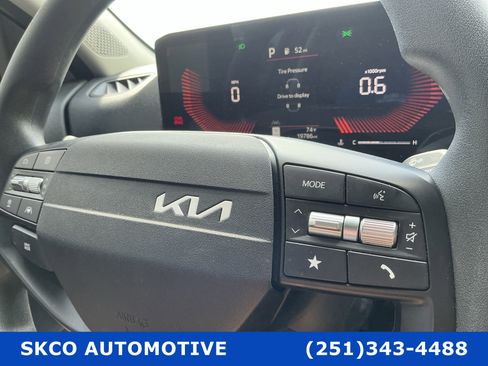 Used 2025 Kia K4 LXS FWD image 28