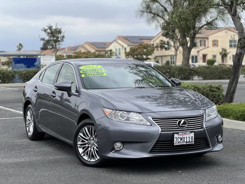 Used 2013 Lexus ES 350 w/ Premium Pkg FWD image 1