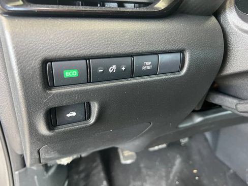 Used 2020 Nissan Sentra SR FWD image 41