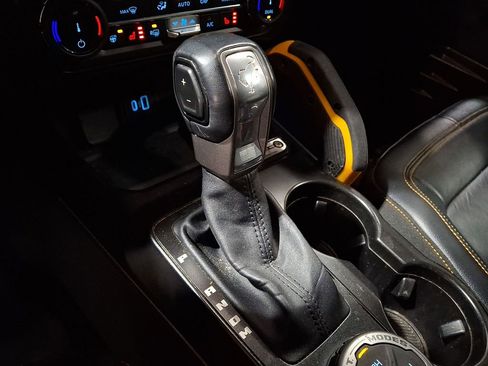 Used 2022 Ford Bronco Badlands image 13