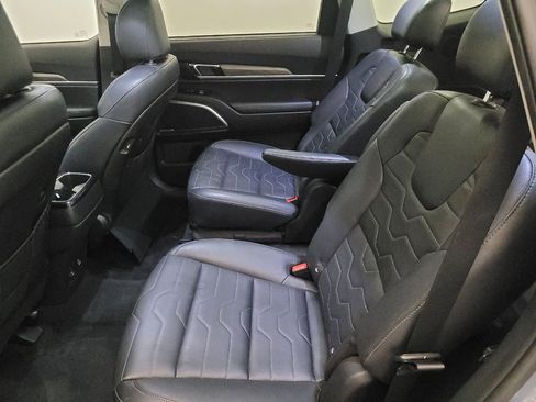 Used 2020 Kia Telluride SX w/ SX Prestige Package image 18