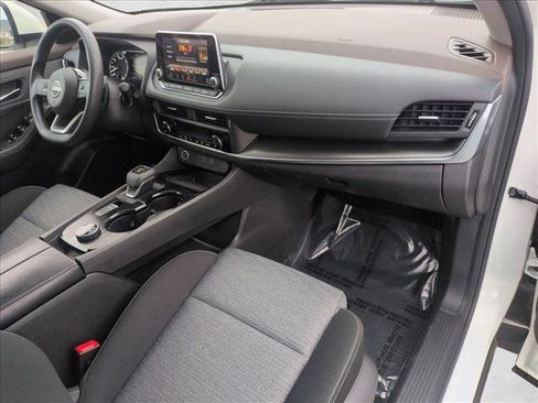 Used 2023 Nissan Rogue SV image 22