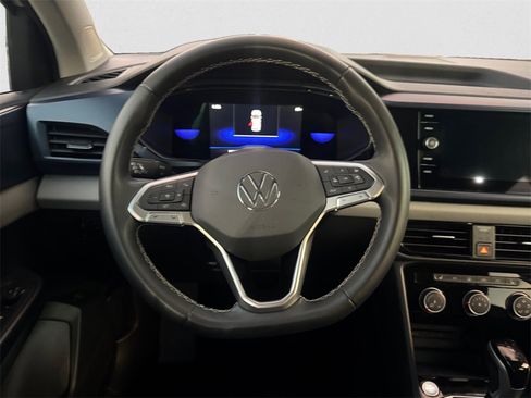 Certified 2023 Volkswagen Taos SE w/ Panoramic Sunroof Package image 12