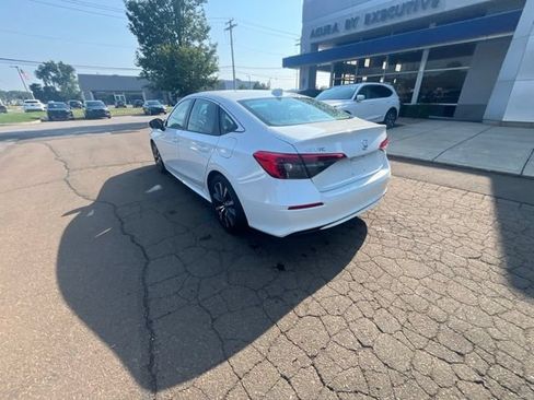 Used 2024 Honda Civic EX image 8