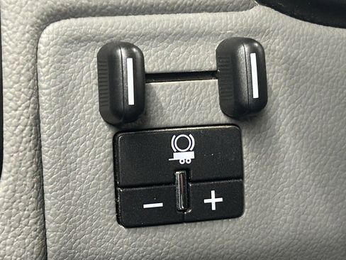 Used 2017 Chevrolet Colorado LT w/ Luxury Package, Chrome image 24