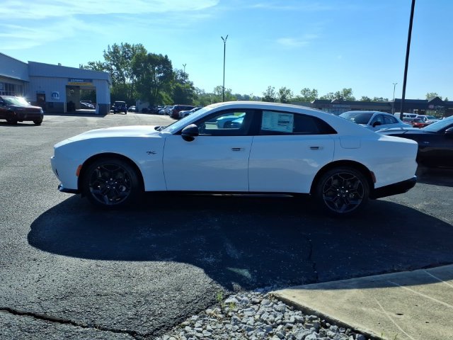 New 2027 Dodge Charger R/T w/ Blacktop Package AWD/4WD image 4