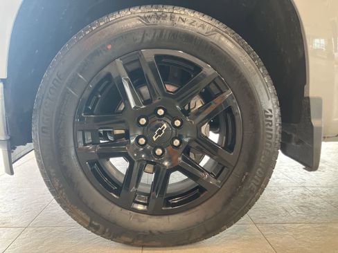 Used 2024 Chevrolet Silverado 1500 Custom image 8