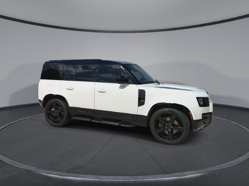 Used 2026 Land Rover Defender 110 X-Dynamic SE AWD/4WD image 2