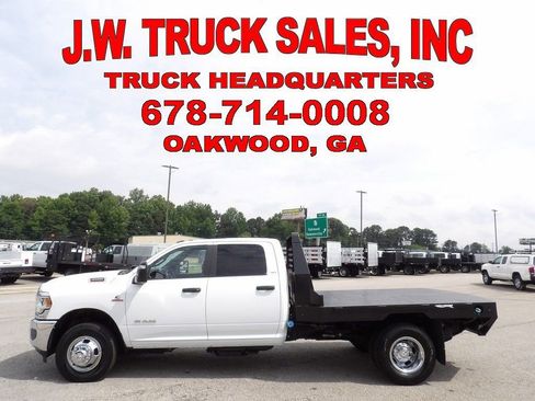 Used 2024 RAM 3500 SLT w/ Quick Order Package 2YG SLT AWD/4WD image 2