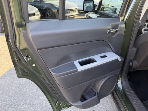 Used 2008 Jeep Patriot Sport AWD/4WD image 12