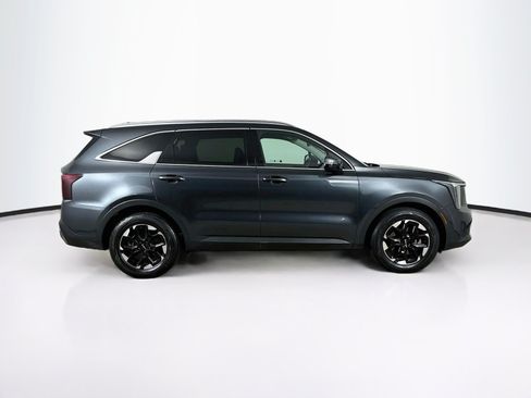 Used 2024 Kia Sorento S FWD image 10