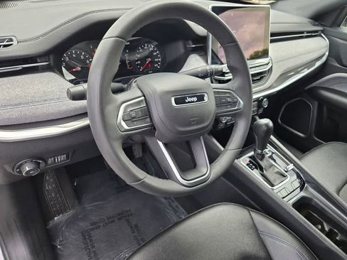 Used 2024 Jeep Compass Latitude w/ Altitude Special Edition AWD/4WD image 10