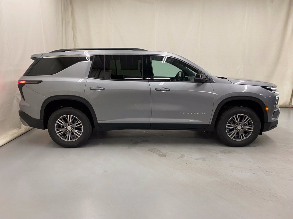 New 2027 Chevrolet Traverse LT w/ Driver Confidence Package AWD/4WD image 9