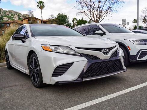 Used 2020 Toyota Camry XSE image 2