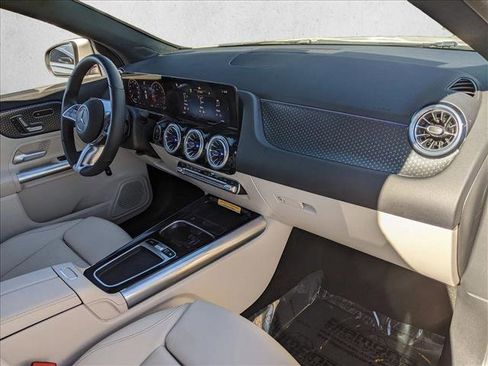 Certified 2025 Mercedes-Benz GLA 250 4MATIC image 23