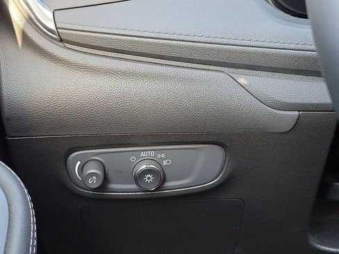 Used 2024 Buick Encore GX Sport Touring image 14