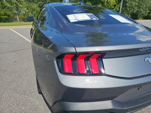 Used 2024 Ford Mustang Coupe RWD image 32