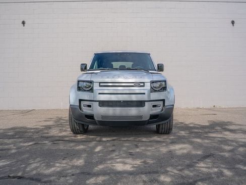 Used 2024 Land Rover Defender 110 SE AWD/4WD image 10