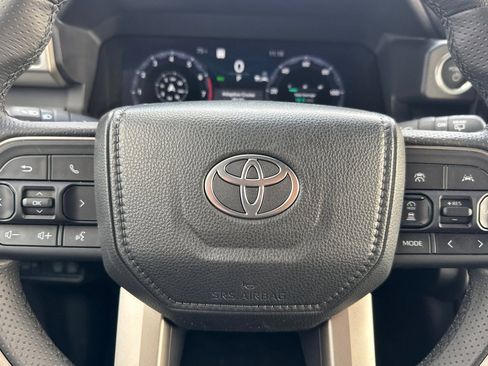 Certified 2025 Toyota 4Runner Trailhunter image 30