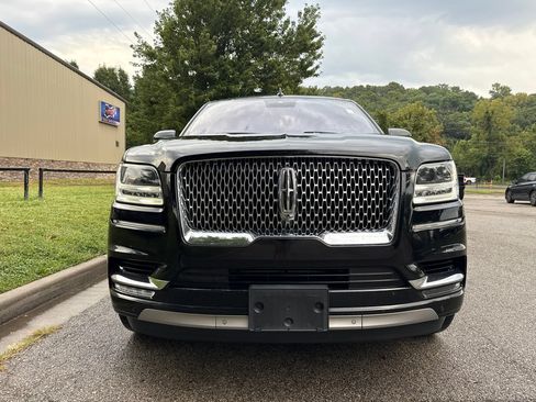 Used 2018 Lincoln Navigator Reserve w/ Technology Package AWD/4WD image 2
