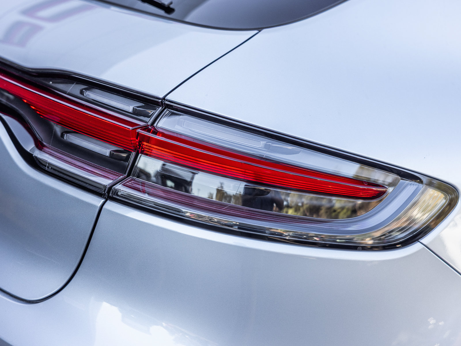 Certified 2026 Porsche Macan AWD/4WD image 24