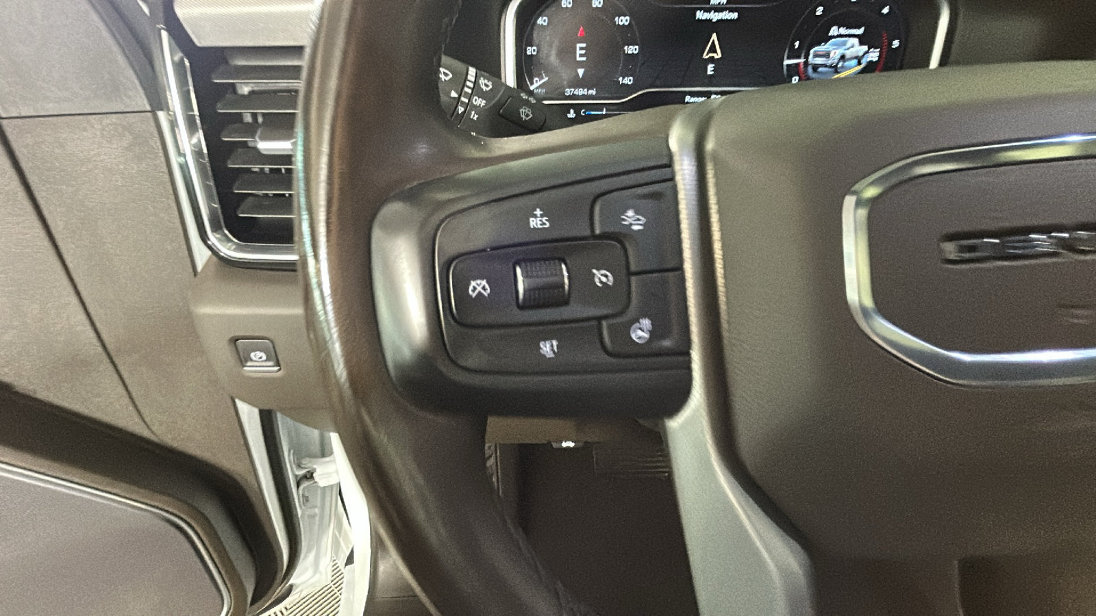 Used 2024 GMC Sierra 3500 Denali w/ Denali Reserve Package AWD/4WD image 18