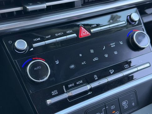 Used 2025 Hyundai Santa Fe SEL image 19