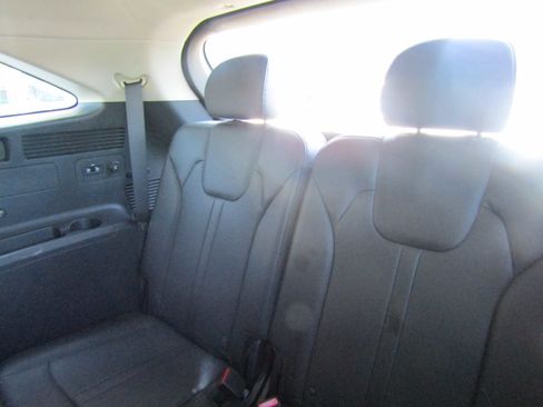 Used 2023 Kia Sorento S w/ Panoramic Sunroof Package image 11