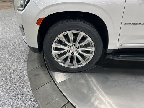 Used 2022 GMC Yukon XL Denali image 36
