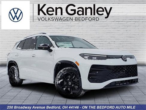 New 2026 Volkswagen Tiguan SE R-Line image 1