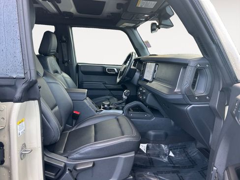 Used 2025 Ford Bronco Badlands AWD/4WD image 11