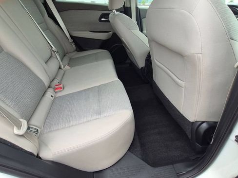 Used 2022 Nissan Rogue SV AWD/4WD image 17