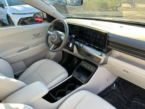 Used 2024 Hyundai Kona SEL image 35